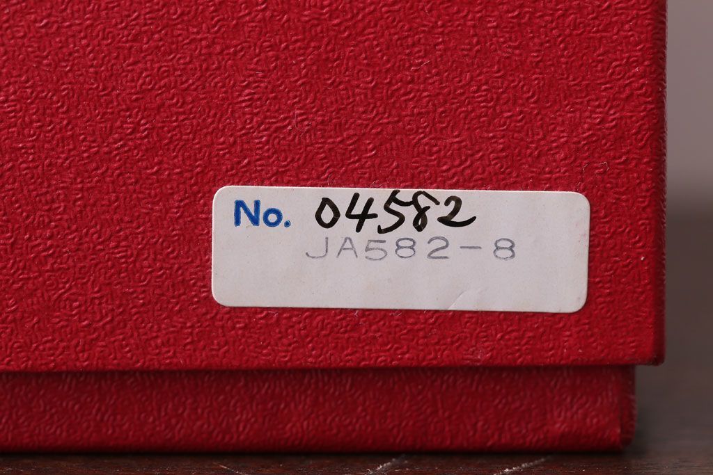 アンティーク雑貨　イギリス　Royal Brierley(ロイヤルブライアリー)　カットガラス　花瓶(フラワーベース)