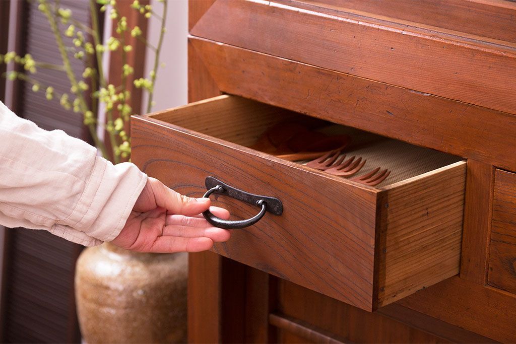 アンティーク家具　古民具・骨董　明治〜大正　岐阜県産　前面檜材!上品な二段重ね六尺水屋箪笥