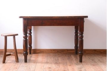 アンティーク家具　イギリスアンティーク　引き出し付き!味わい深い古いダイニングテーブル