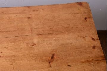 アンティーク家具　イギリスアンティーク　引き出し付き!味わい深い古いダイニングテーブル