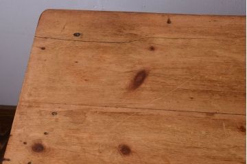 アンティーク家具　イギリスアンティーク　引き出し付き!味わい深い古いダイニングテーブル