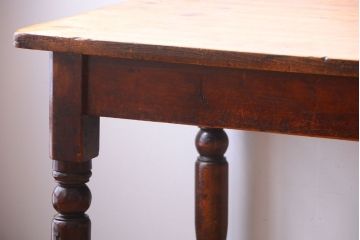 アンティーク家具　イギリスアンティーク　引き出し付き!味わい深い古いダイニングテーブル