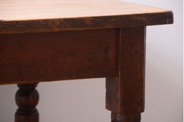 アンティーク家具　イギリスアンティーク　引き出し付き!味わい深い古いダイニングテーブル