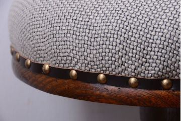 アンティーク家具　和製アンティーク　クッション座面の古いナラ材製回転スツール(回転椅子)