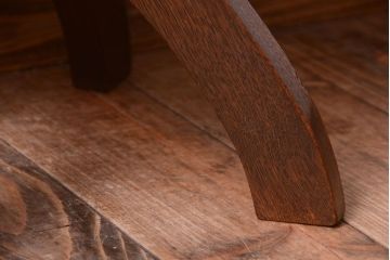 アンティーク家具　和製アンティーク　クッション座面の古いナラ材製回転スツール(回転椅子)