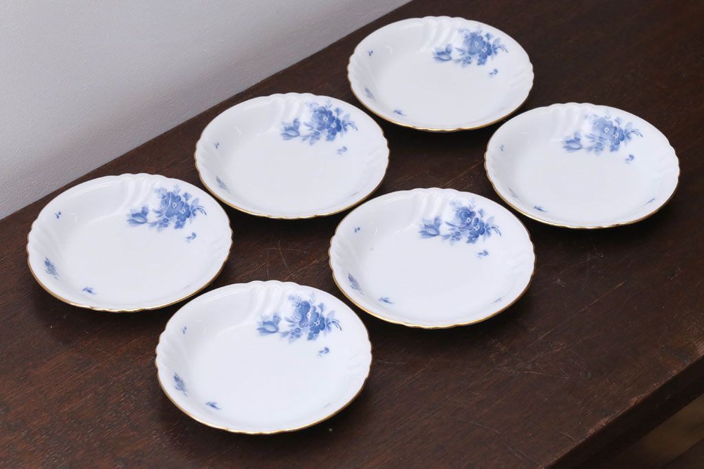 中古　大倉陶園　金彩　エンボス　ブルーフラワー小皿6枚セット(洋食器)