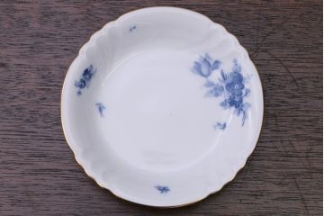 中古　大倉陶園　金彩　エンボス　ブルーフラワー小皿6枚セット(洋食器)