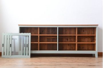 アンティーク家具　アンティークペイント　気泡ガラス入り!4枚扉のカウンターテーブル(1)