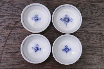 アンティーク雑貨　中古　ROYAL COPENHAGEN(ロイヤルコペンハーゲン)　BLUE FLUTED FULL LACE(ブルーフルーテッド フルレース) 小皿&ソーサー4客セット(洋食器)