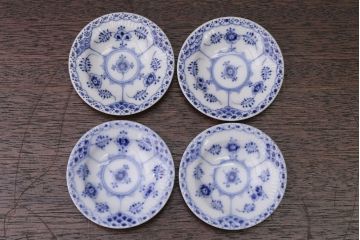 アンティーク雑貨　中古　ROYAL COPENHAGEN(ロイヤルコペンハーゲン)　BLUE FLUTED FULL LACE(ブルーフルーテッド フルレース) 小皿&ソーサー4客セット(洋食器)
