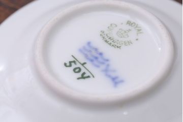 アンティーク雑貨　中古　ROYAL COPENHAGEN(ロイヤルコペンハーゲン)　BLUE FLUTED FULL LACE(ブルーフルーテッド フルレース) 小皿&ソーサー4客セット(洋食器)