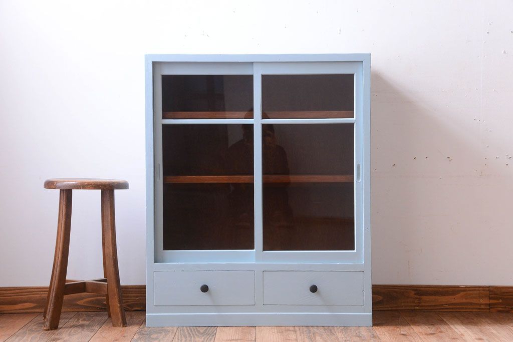 アンティーク家具　ペイント　引き出し2杯付き!アンティーク戸棚(収納棚)