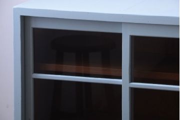 アンティーク家具　ペイント　引き出し2杯付き!アンティーク戸棚(収納棚)