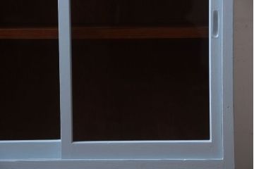 アンティーク家具　ペイント　引き出し2杯付き!アンティーク戸棚(収納棚)