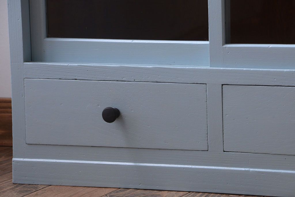 アンティーク家具　ペイント　引き出し2杯付き!アンティーク戸棚(収納棚)