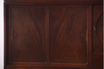 アンティーク家具　和製アンティーク　前面桑材の透かし彫り入り重ね茶棚(茶箪笥)