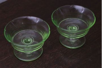 アンティーク雑貨　和製アンティーク　ウランガラスコップ2点セット