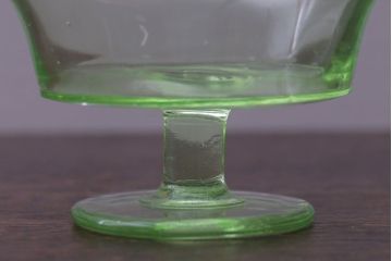 アンティーク雑貨　和製アンティーク　ウランガラスコップ
