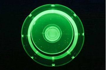 アンティーク雑貨　和製アンティーク　ウランガラスコップ