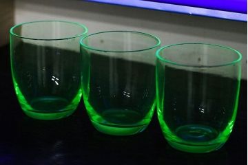 アンティーク雑貨　和製アンティーク　ウランガラスグラス3点セット