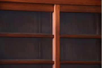 アンティーク家具　和製アンティーク　檜材製の上品な重ね食器棚