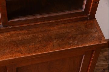 アンティーク家具　和製アンティーク　檜材製の上品な重ね食器棚