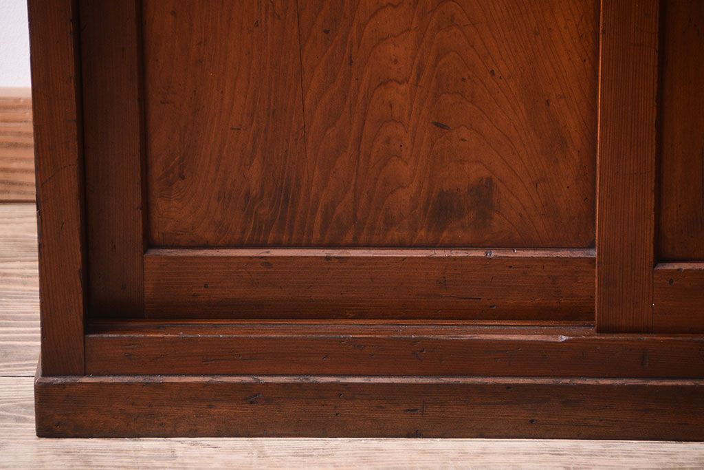 アンティーク家具　和製アンティーク　檜材製の上品な重ね食器棚