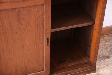 アンティーク家具　和製アンティーク　檜材製の上品な重ね食器棚