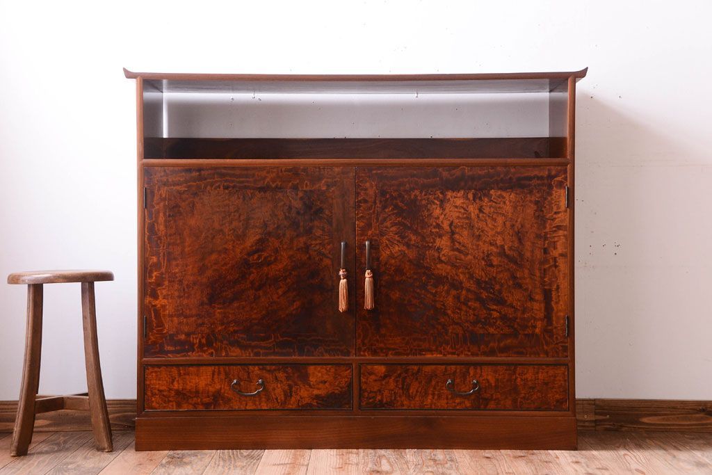 アンティーク家具　和製アンティーク　高級品!バール杢のトチ材製飾り棚