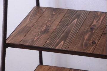 アンティーク家具　和製アンティーク　古い台形アイアンラック(飾り棚・陳列棚)