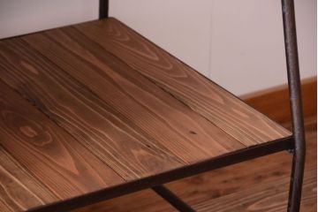 アンティーク家具　和製アンティーク　古い台形アイアンラック(飾り棚・陳列棚)