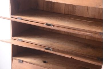 レトロ家具　昭和レトロ　古い木味のパタパタ収納棚(下駄箱)