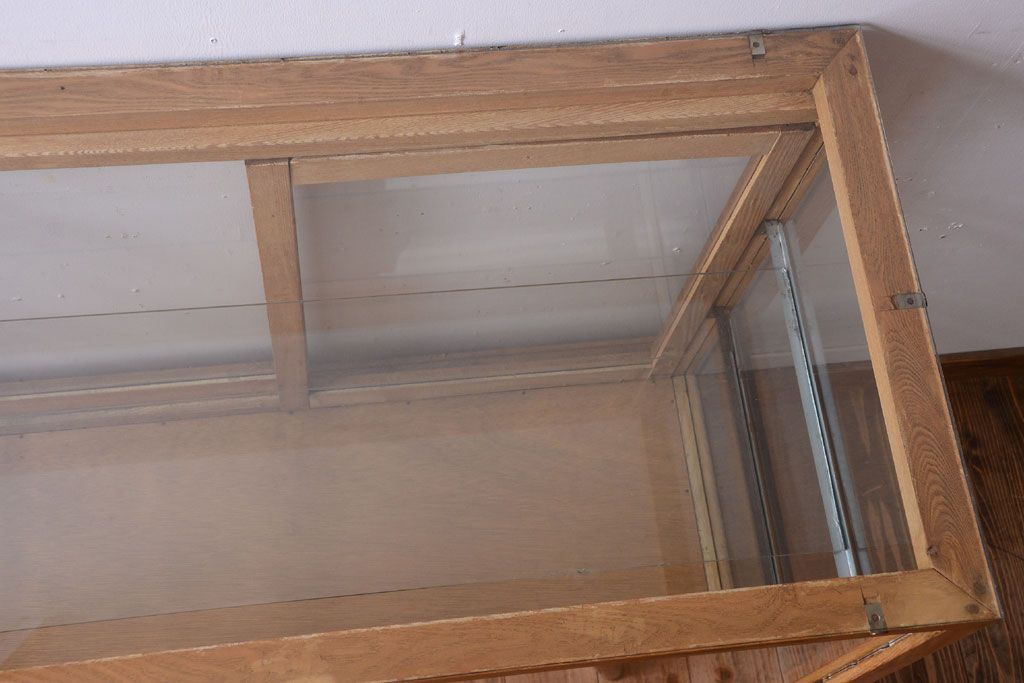 ヴィンテージ家具　昭和レトロ　鉄脚付きビンテージガラスケース(ショーケース)(3)