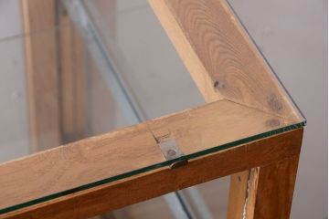 ヴィンテージ家具　昭和レトロ　鉄脚付きビンテージガラスケース(ショーケース)(3)