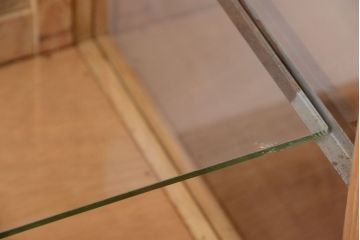 ヴィンテージ家具　昭和レトロ　鉄脚付きビンテージガラスケース(ショーケース)(3)