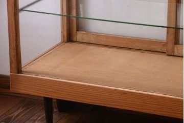 ヴィンテージ家具　昭和レトロ　鉄脚付きビンテージガラスケース(ショーケース)(3)