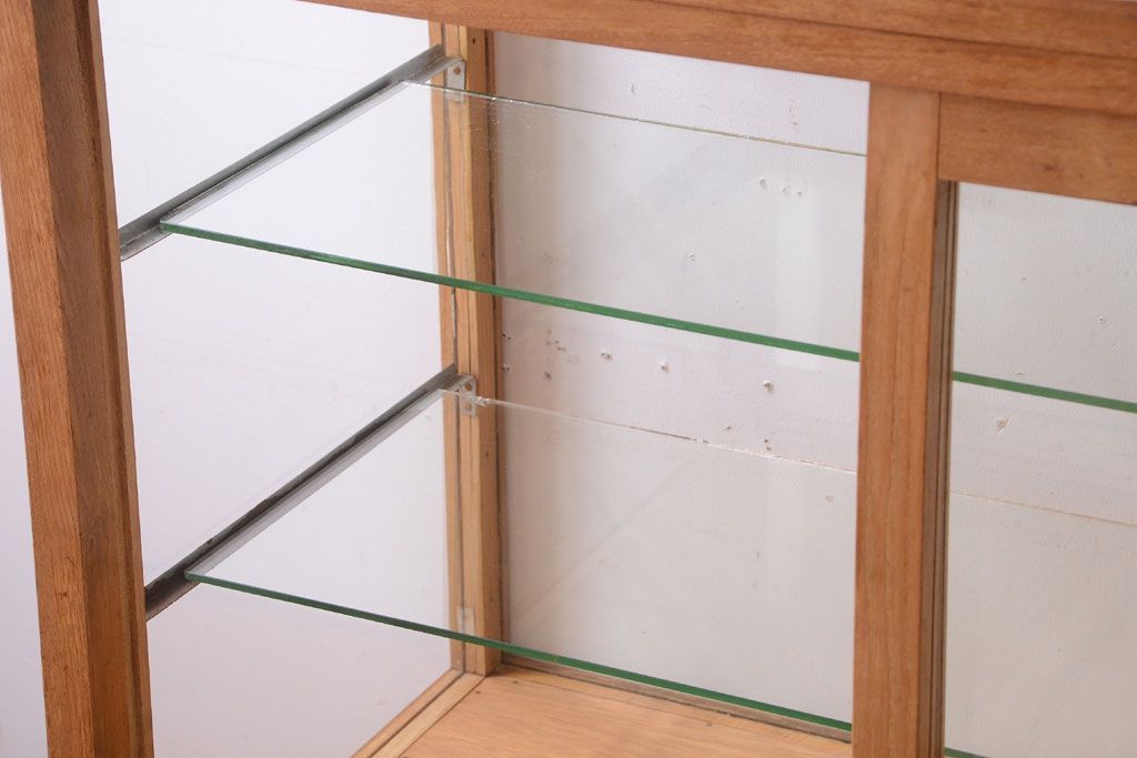 ヴィンテージ家具　昭和レトロ　鉄脚付きビンテージガラスケース(ショーケース)(3)