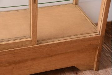 ヴィンテージ家具　昭和レトロ　鉄脚付きビンテージガラスケース(ショーケース)(3)