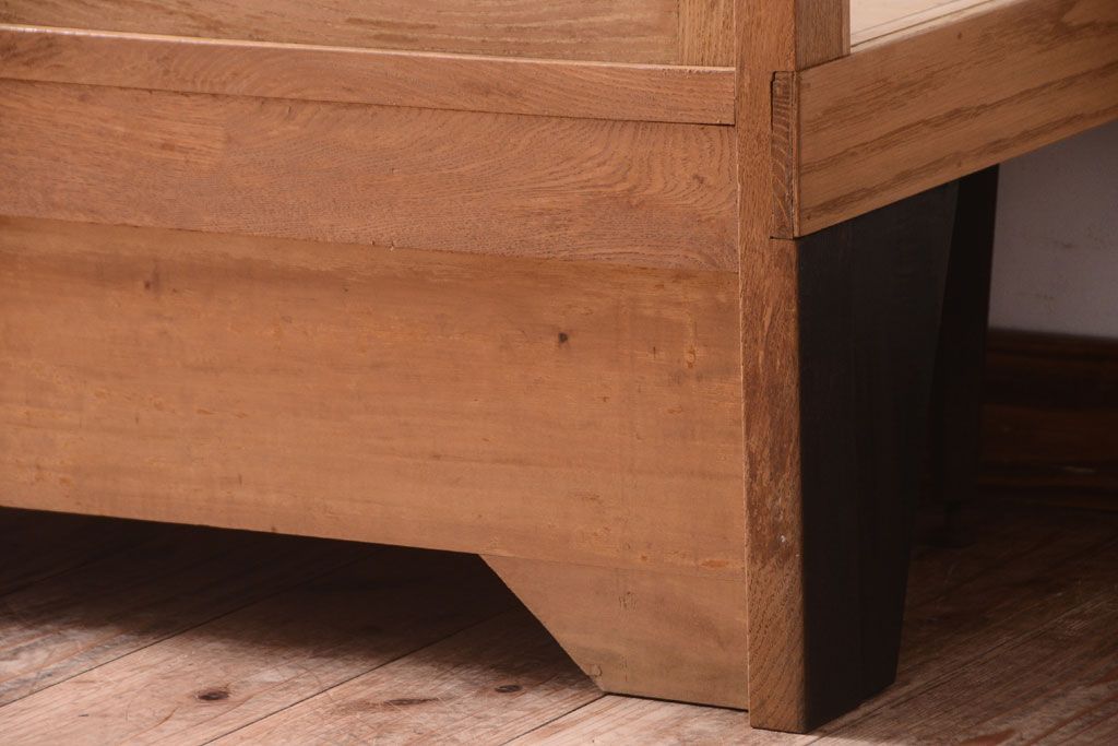 ヴィンテージ家具　昭和レトロ　鉄脚付きビンテージガラスケース(ショーケース)(3)