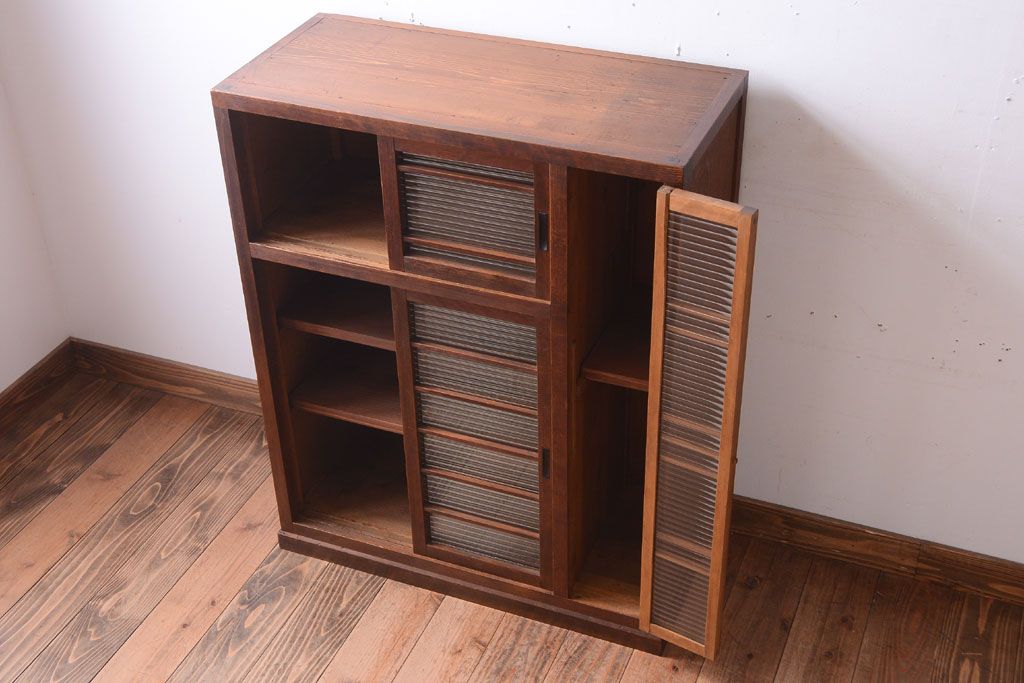 レトロ家具　昭和レトロ　モールガラス入り!古い木製の収納棚(下駄箱)(1)