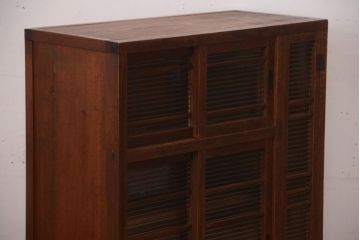 レトロ家具　昭和レトロ　モールガラス入り!古い木製の収納棚(下駄箱)(1)