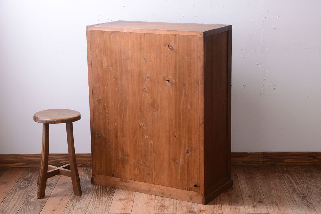 レトロ家具　昭和レトロ　モールガラス入り!古い木製の収納棚(下駄箱)(1)