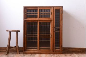 レトロ家具　昭和レトロ　モールガラス入り!古い木製の収納棚(下駄箱)(2)