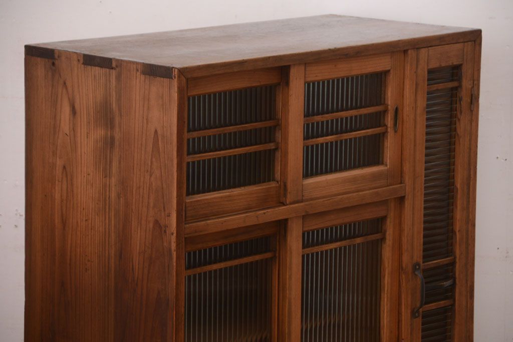 レトロ家具　昭和レトロ　モールガラス入り!古い木製の収納棚(下駄箱)(2)