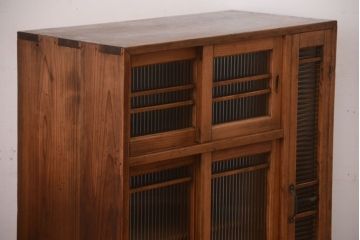 レトロ家具　昭和レトロ　モールガラス入り!古い木製の収納棚(下駄箱)(2)