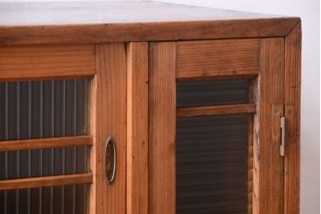 レトロ家具　昭和レトロ　モールガラス入り!古い木製の収納棚(下駄箱)(2)