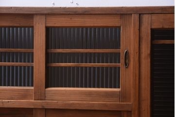 レトロ家具　昭和レトロ　モールガラス入り!古い木製の収納棚(下駄箱)(2)