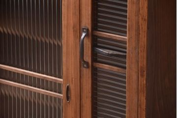 レトロ家具　昭和レトロ　モールガラス入り!古い木製の収納棚(下駄箱)(2)