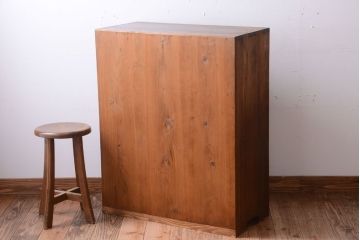 レトロ家具　昭和レトロ　モールガラス入り!古い木製の収納棚(下駄箱)(2)