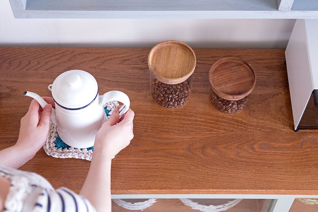 アンティーク家具　アンティークペイント　気泡ガラス入り!4枚扉のカウンターテーブル(2)